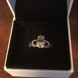 Claddagh Ring: love, loyalty, and friendship